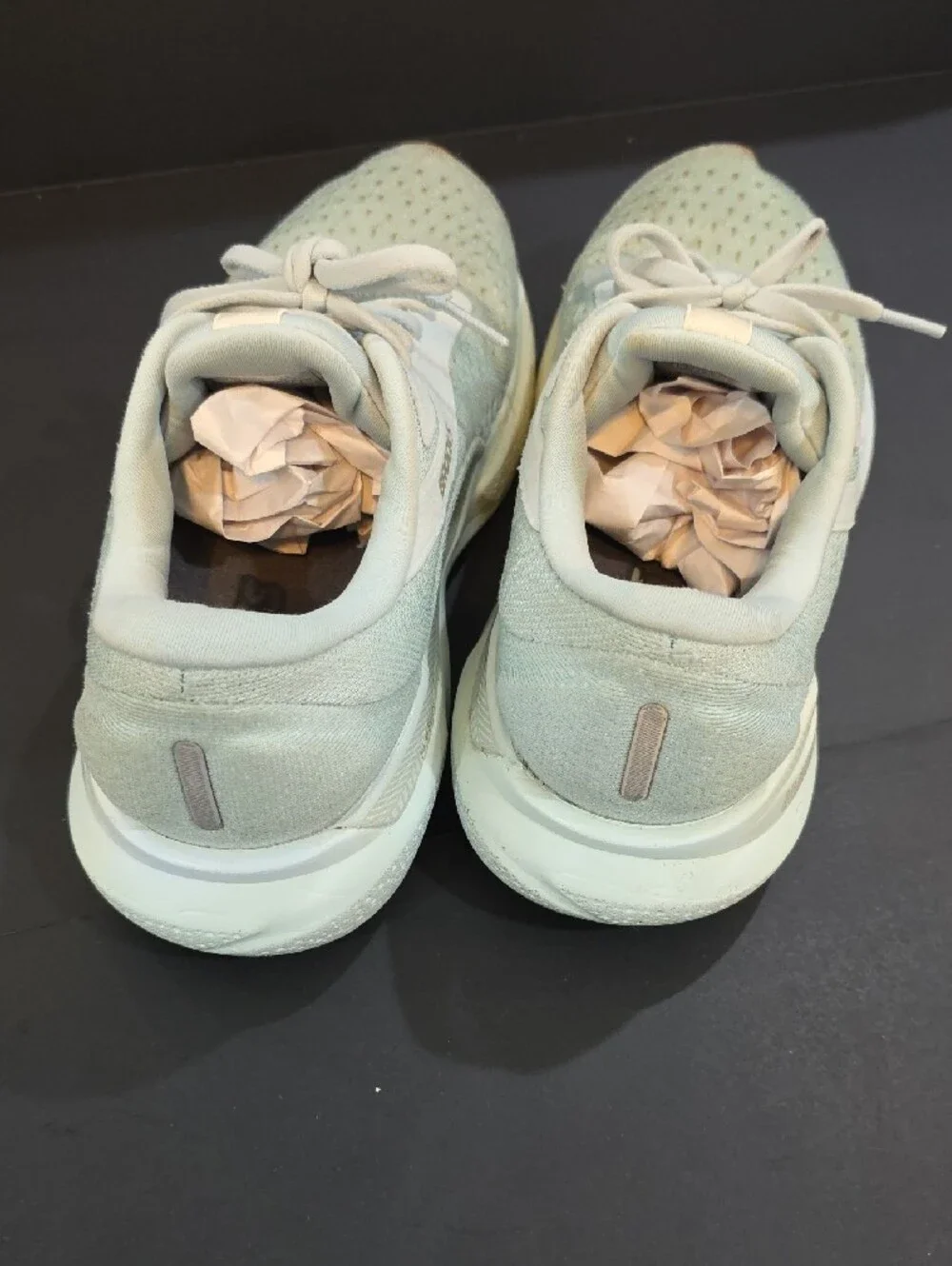 Brooks Adrenaline GTS 24 Women's Shoes - Sage Green with Beige Accents Size 8.5